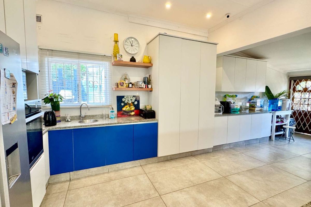 Hendra Estates - Stunning, Level Home With Large Income Generating 3 Bedroom Flatlet For Sale In Glen Anil! - Photo 3