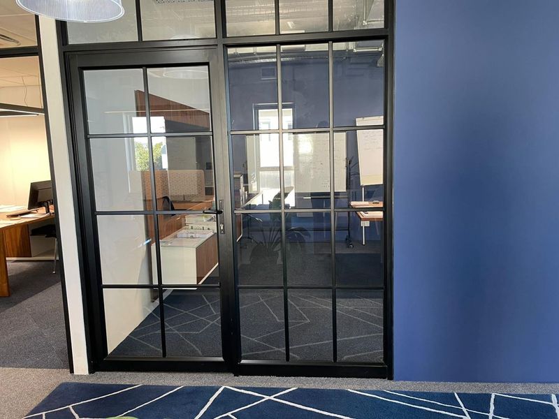 213.7m2  to Let | Southern Suburbs - Photo 10