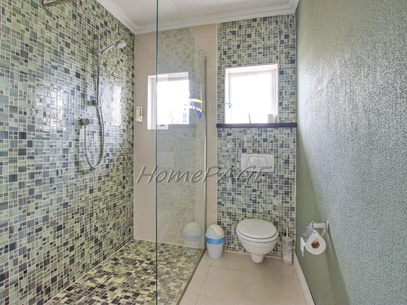 Swakopmund:  BEAUTIFUL UPMARKET Guesthouse is for Sale - Photo 4