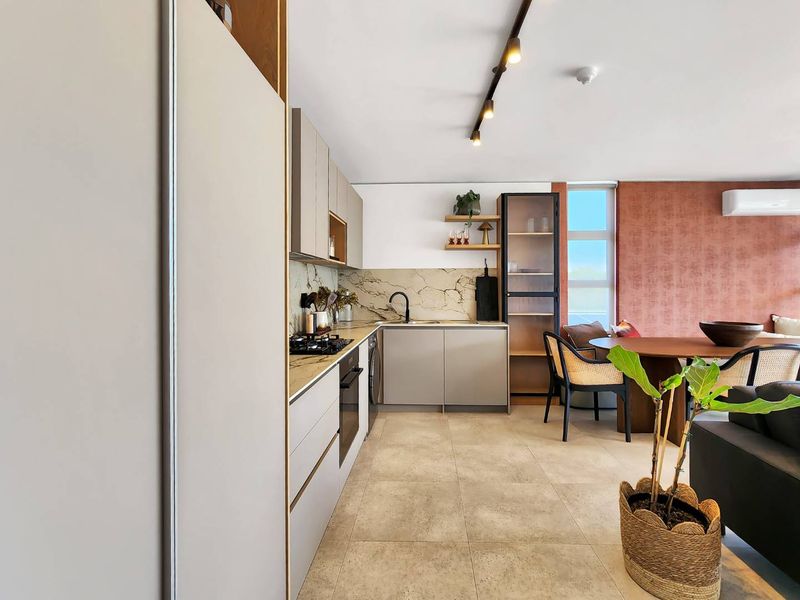 Penthouse Living in the City with incredible views - Photo 10