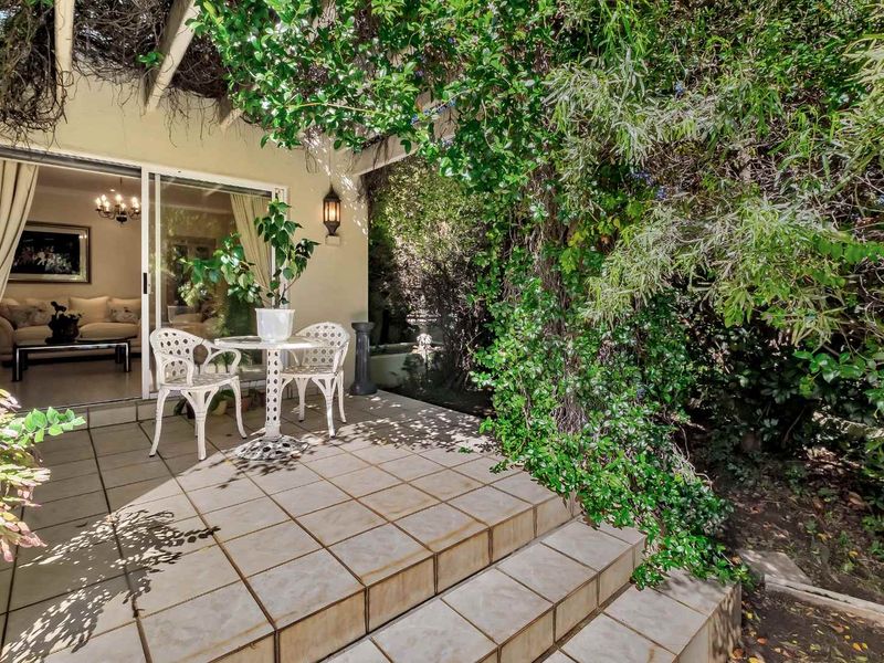 IMMACULATE 3 BEDROOM HOME IN FOURWAYS GARDENS LIFESTYLE ESTATE - Photo 10