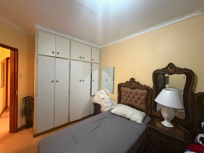 🌟 Step Into Comfort – Beautiful Khomasdal Home For Sale! - Photo 9