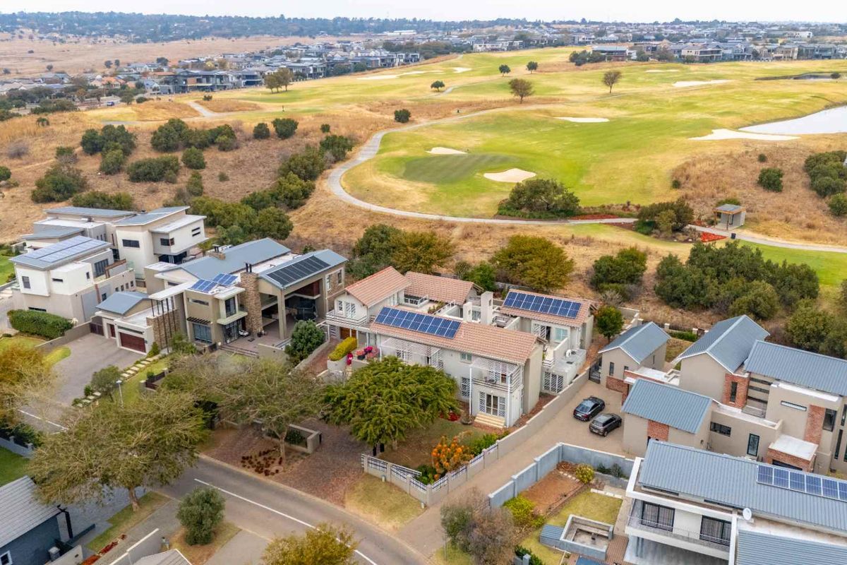 3 in 1! Versatile Executive Retreat with Mountain Views, Income Potential & Work-from-Home Elegance - Photo 2