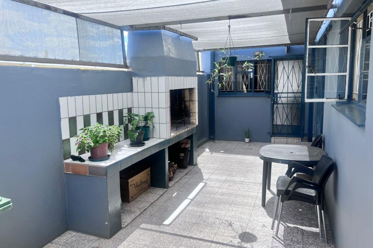 Spacious 3 Bedroom House for Sale in Khomasdal - Photo 2