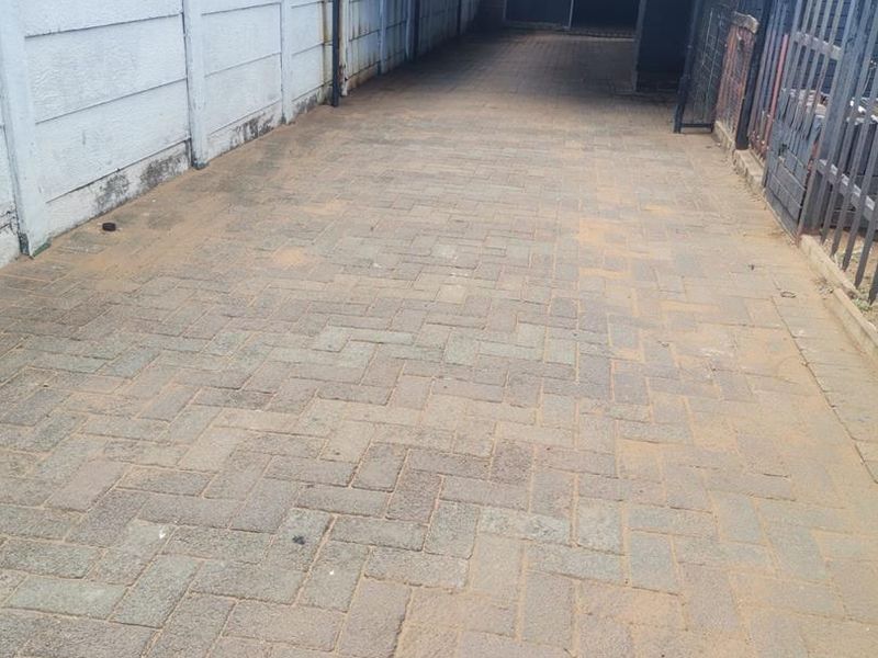 3 Bedroom House For Sale in Vanderbijlpark CE 1 - Photo 4