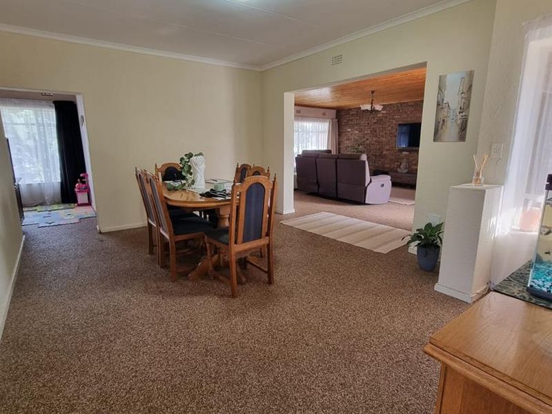 Ideal Family Home: Spacious & Move-In Ready! - Photo 9