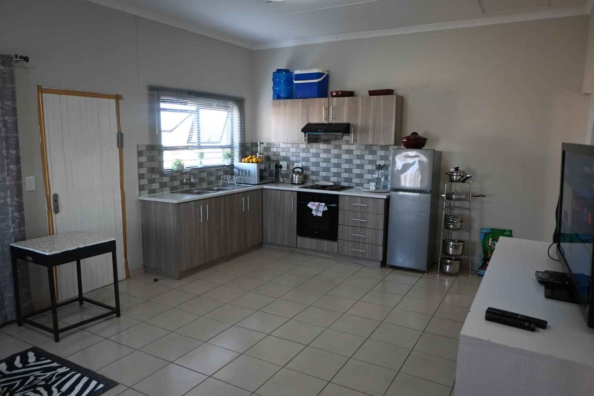 ✨ Charming 2-Bedroom Home for Sale- Osona Village ✨ - Photo 2