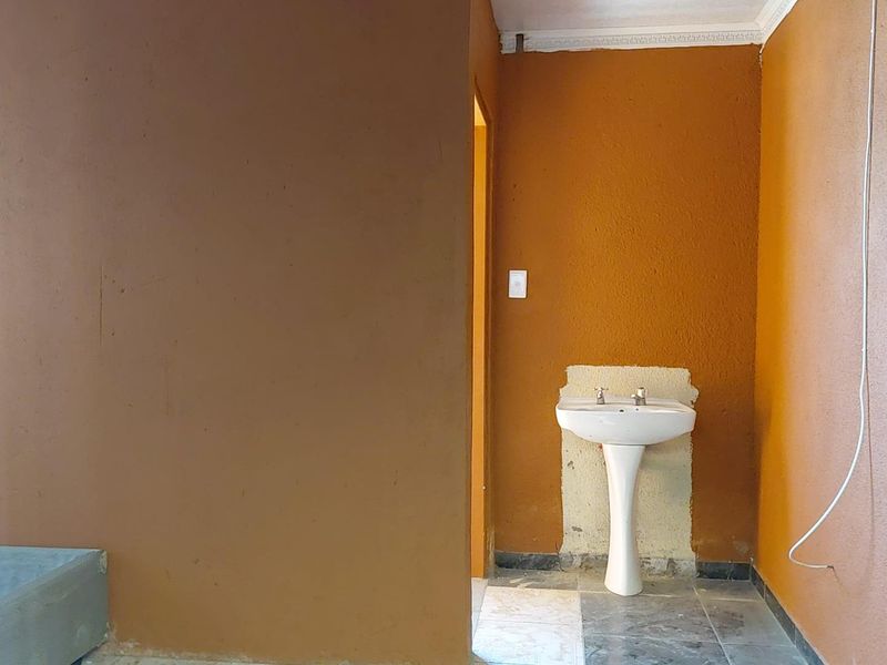 Secure Steady Income with This 6-Unit Rental Property - Photo 6