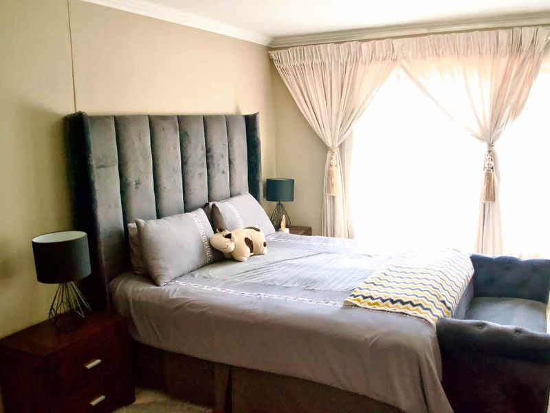 ** 3 Bedroom Townhouse in the Heart of Amberfield - A minute away from Amberfield College - Grade 00 to Matric** - Photo 9