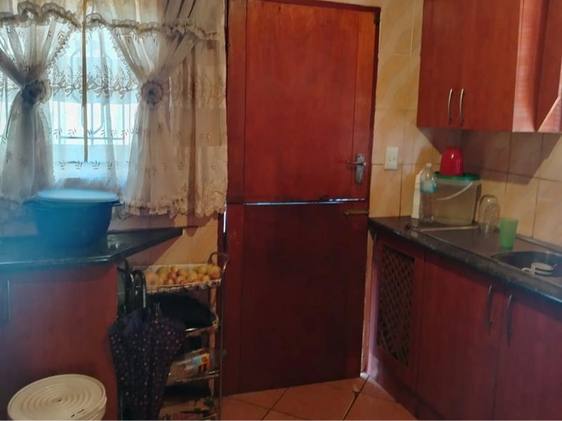 3 bedrooms house for sale in Soshanguve XX - Photo 6