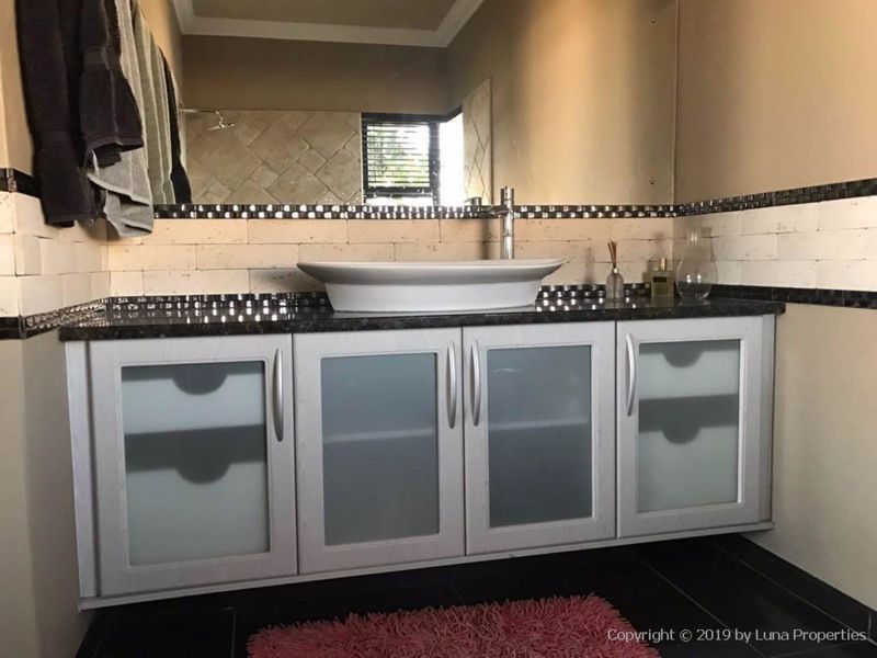 Price Reduced!!Modern Kramersdorf Mansion with permanent dune view - Photo 5