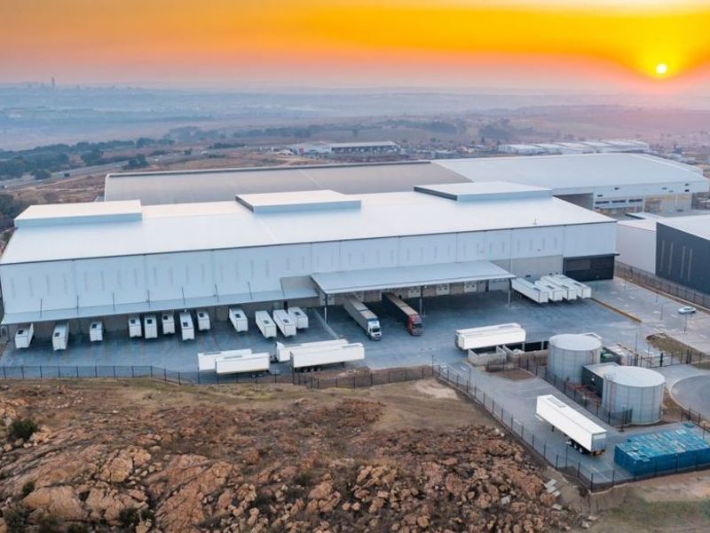 12220m2 Chloorkop warehouse to let - Photo 2