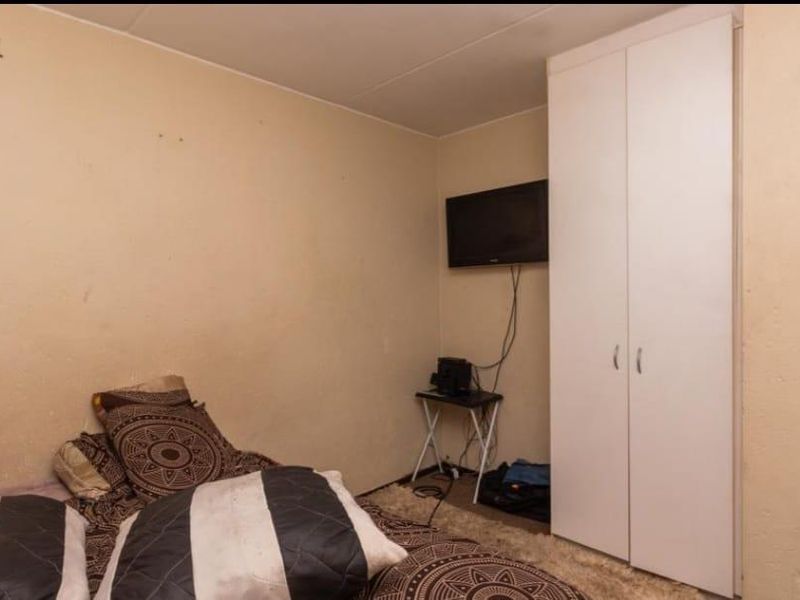 2 Bedroom Apartment for Sale in Pebble Falls - Photo 10