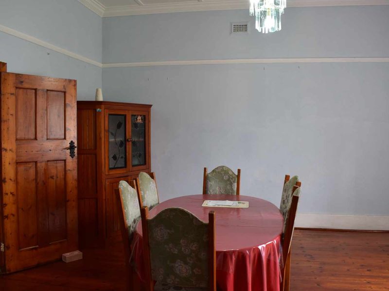 Sought after address! - Photo 10