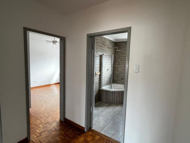 Immaculate 2-bedroom in the Heart of Humewood - Photo 10