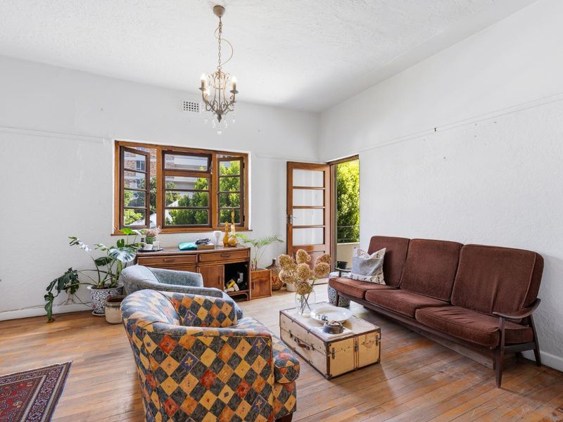 Charming Art Deco Corner Apartment with North Facing Views in Upper Gardens - Photo 6