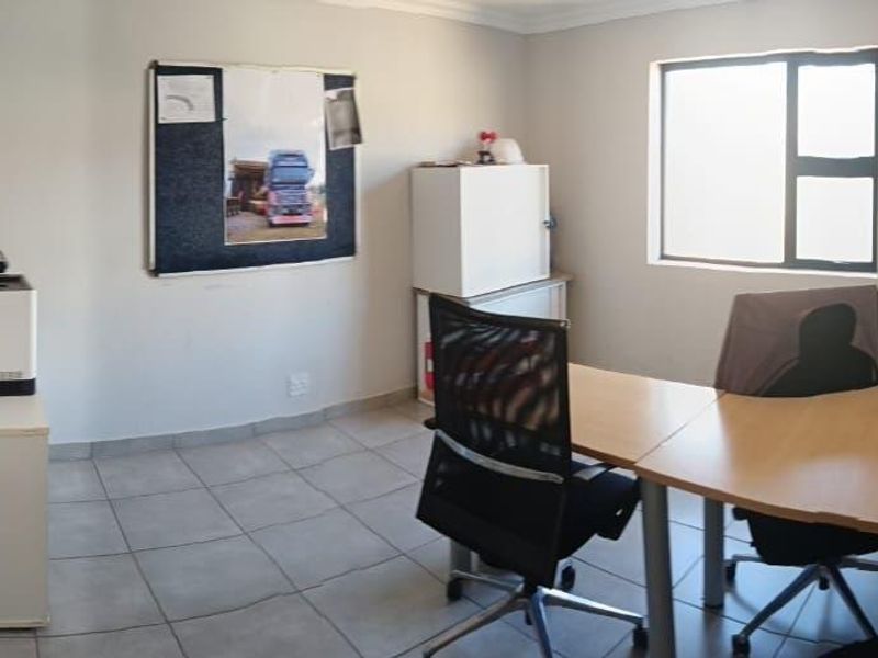 Prime industrial property - Photo 9