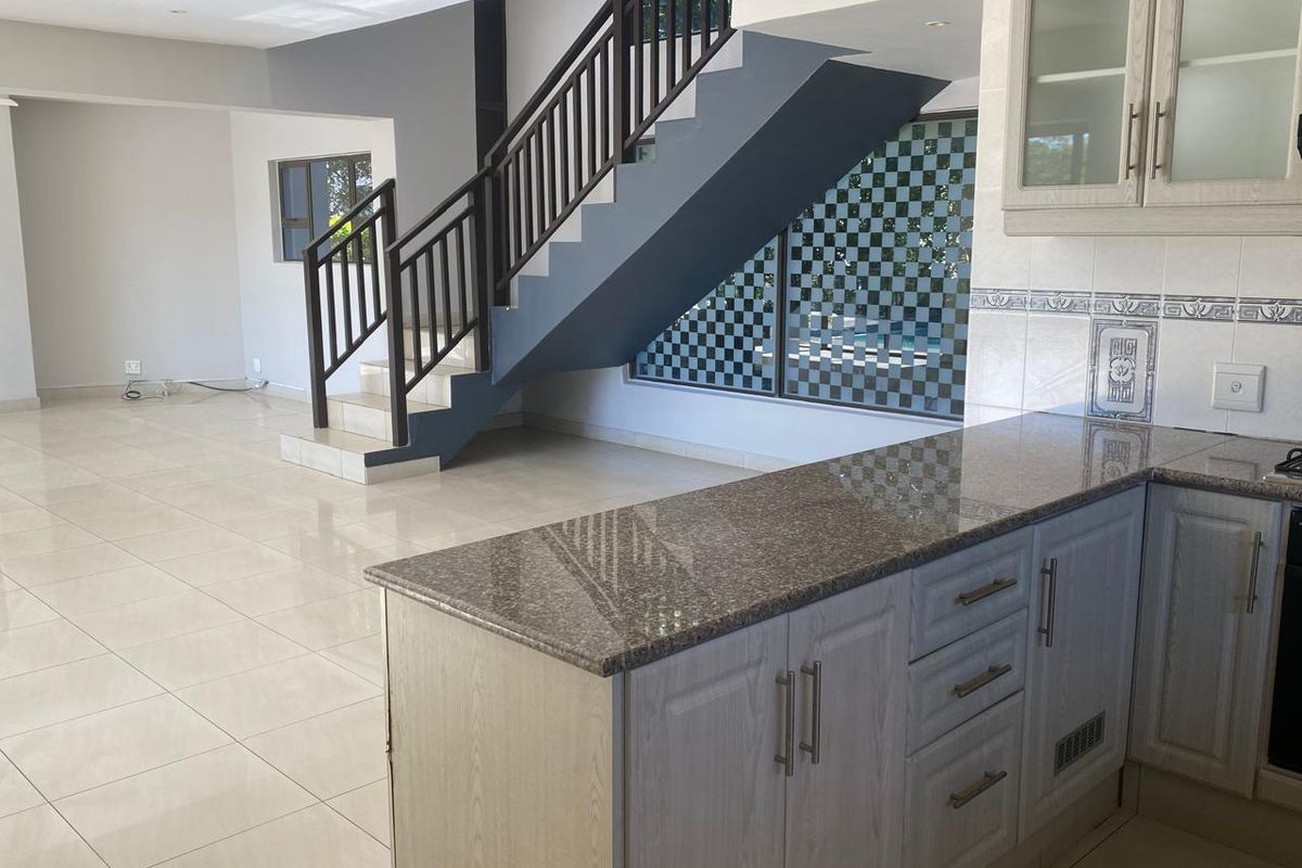 Rental Home in Palm Lakes Estate - Photo 4
