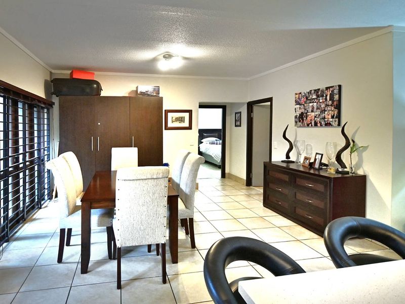 Stunning Two Bedroom Townhouse In Excellent Estate - Photo 5