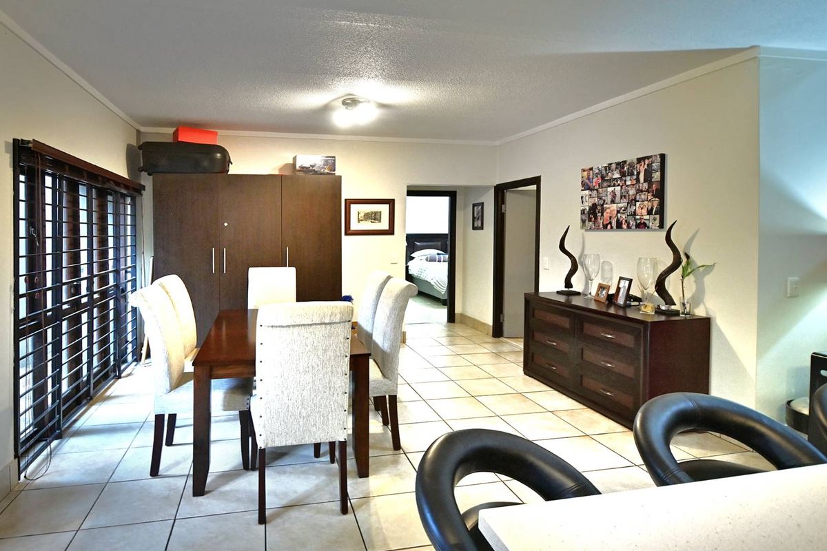 Stunning Two Bedroom Townhouse In Excellent Estate - Photo 5