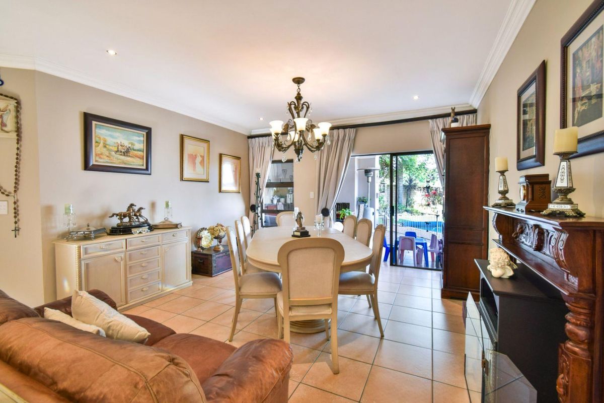 Spacious Five Bedroom home in Midstream Estate - Photo 5