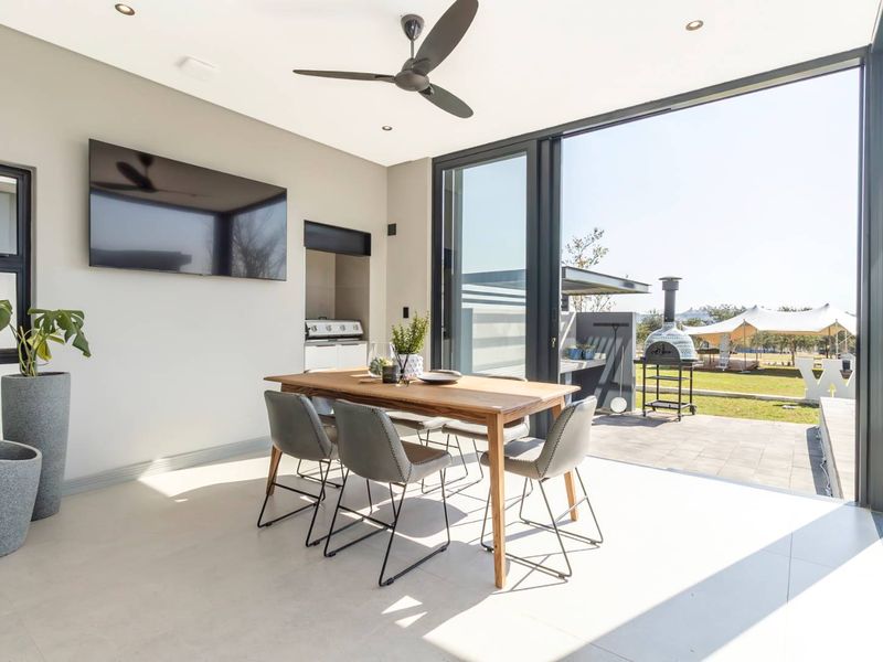 Stylish and sophisticated luxury new home - Photo 7