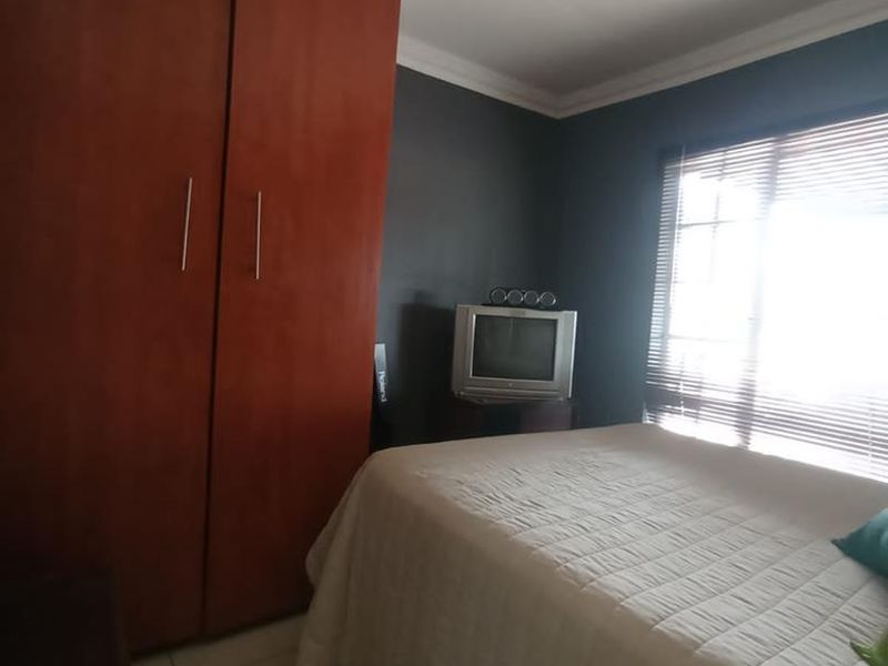 Grab this beautiful house - Photo 8