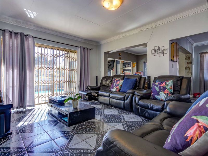 Family Home for sale - Photo 2