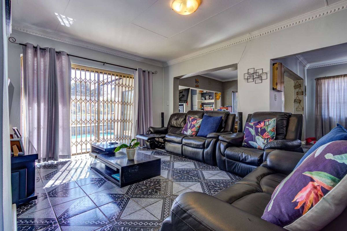 Family Home for sale - Photo 2