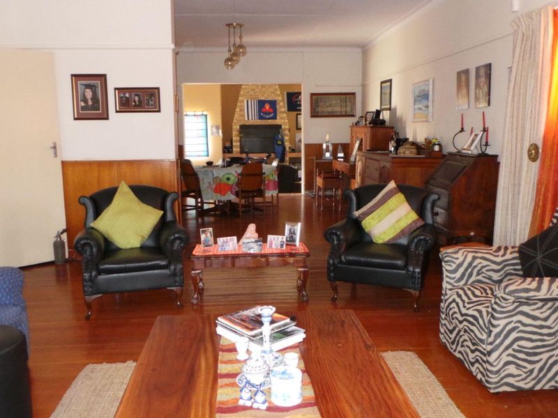 Live and Work - Zoned Business - Perfect to trade from home - Photo 2