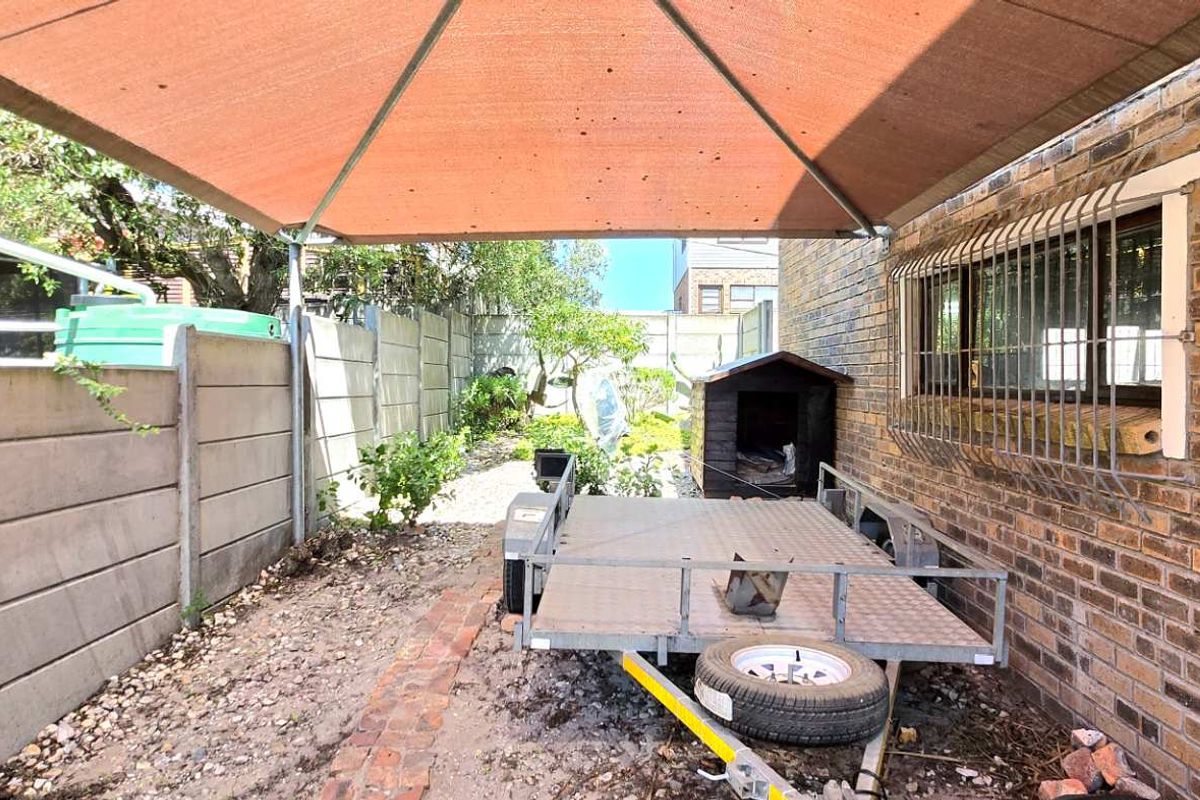 Kleinbaai Coastal Home Near Harbour – Ideal Investment, Holiday or Retirement Living - Photo 4