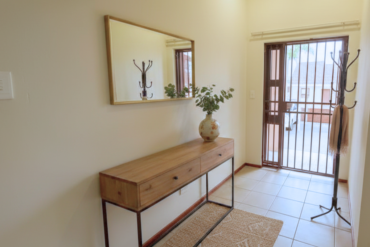 Charming 1-Bedroom Apartment in Woodlands Gardens - Photo 3