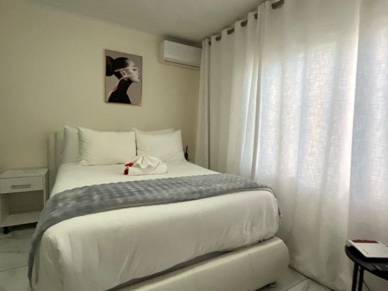 Guest house for sale🏡 🏡 Dorado Park 📍 💰 Selling Price: N$3.2 Million cost exclusive 💥 erf size 392 square meters  (Includes all furniture and fittings) Pro - Photo 9