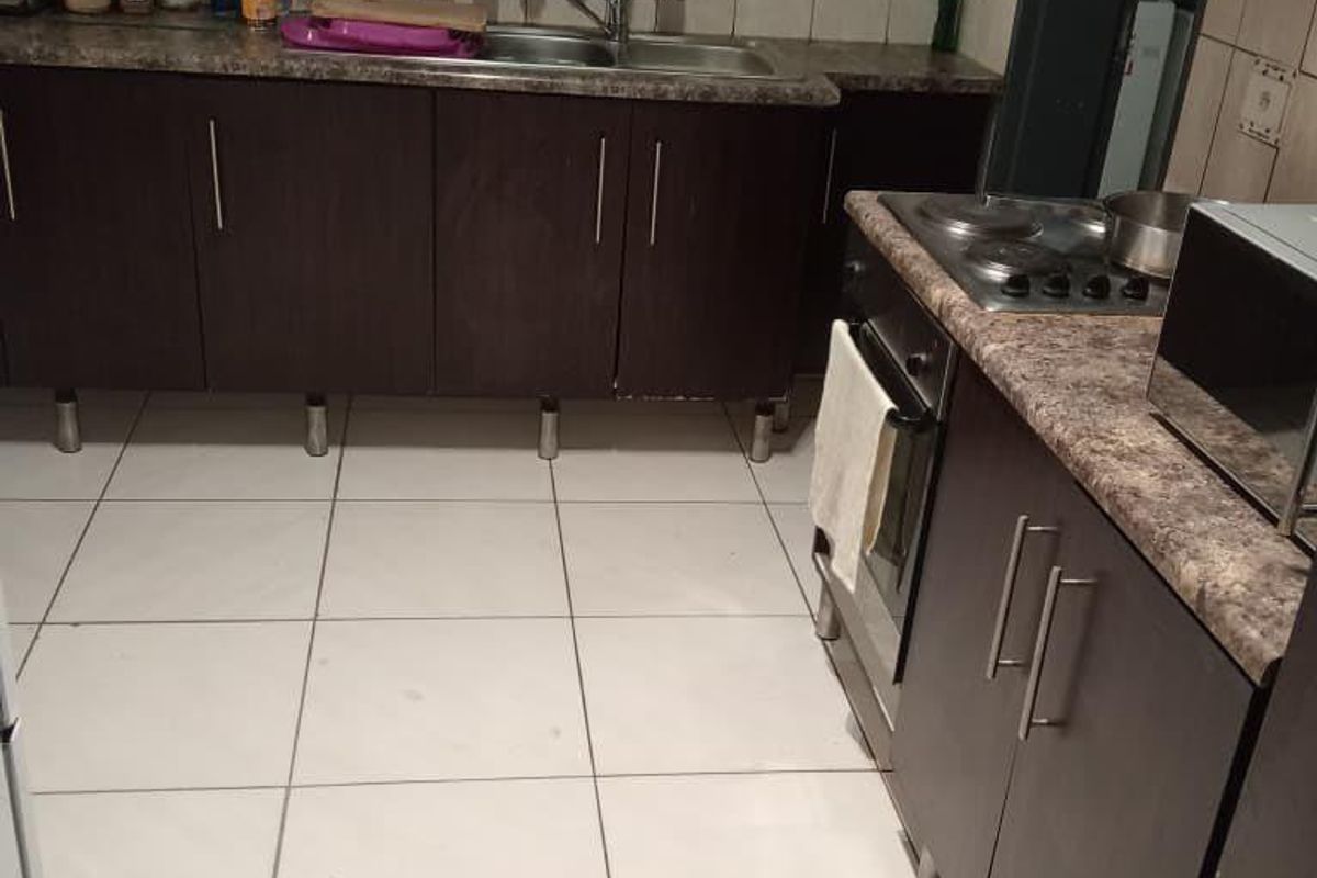 Big Family House - Photo 4