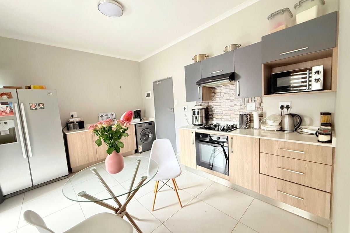 First-Time Buyer’s Dream: Modern 1-Bedroom Gem! - Photo 3