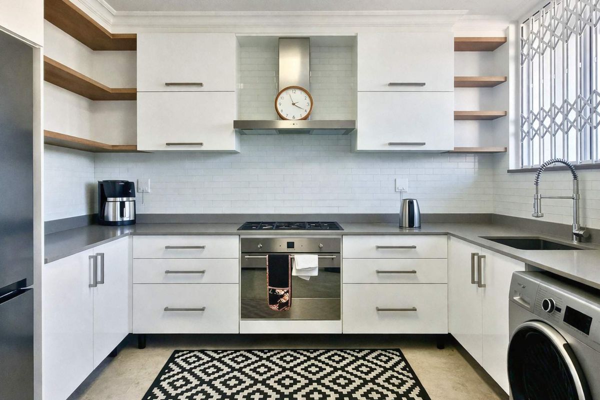 3 Bedroom Townhouse to Rent in La Lucia - Photo 3