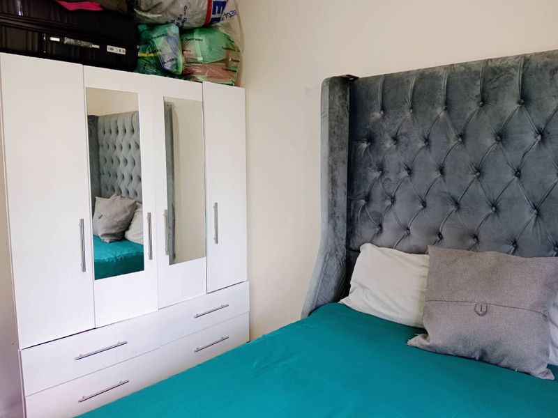 Two Bedroom Garden simplex To Let - Photo 10