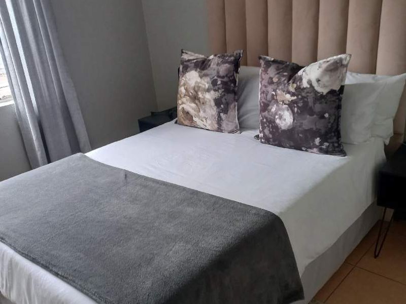 3 bedroom 2 bathroom apartment - Photo 10