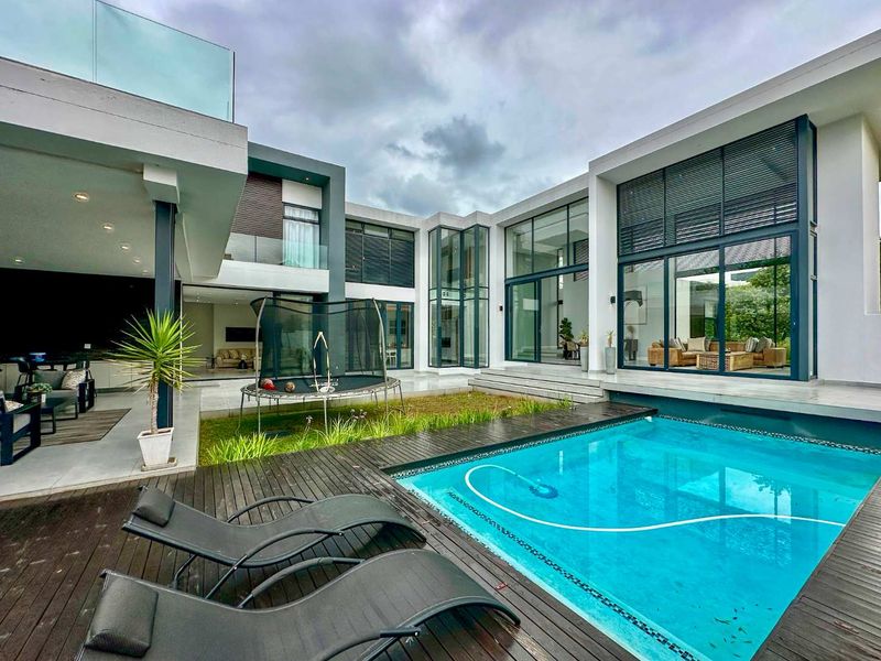 Luxurious Family Residence in Steyn City - Photo 1