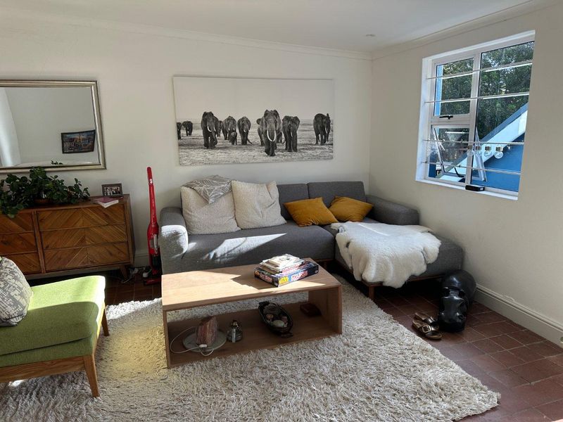 Secure 3 Bedroom Home In The Heart of Vredehoek - Photo 3