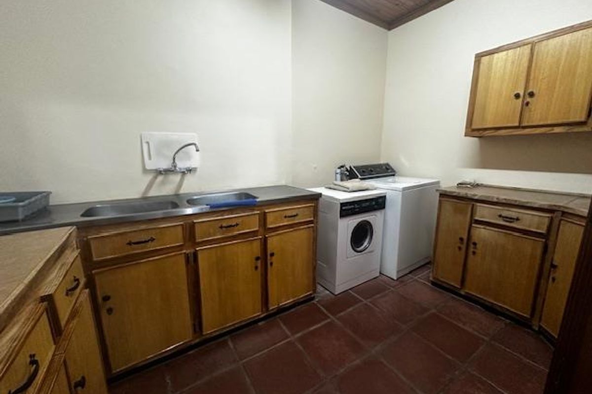 Furnished Home with Borehole in Quiet Cul-de-Sac – Bultfontein - Photo 4