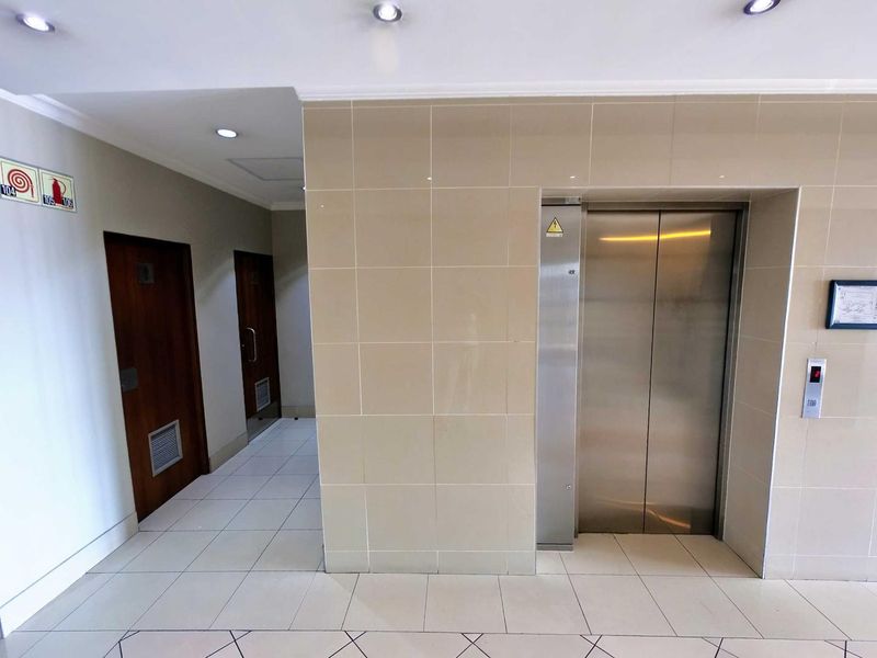 Spacious Corporate Office in The Colosseum | Gateway to Century City - Photo 3