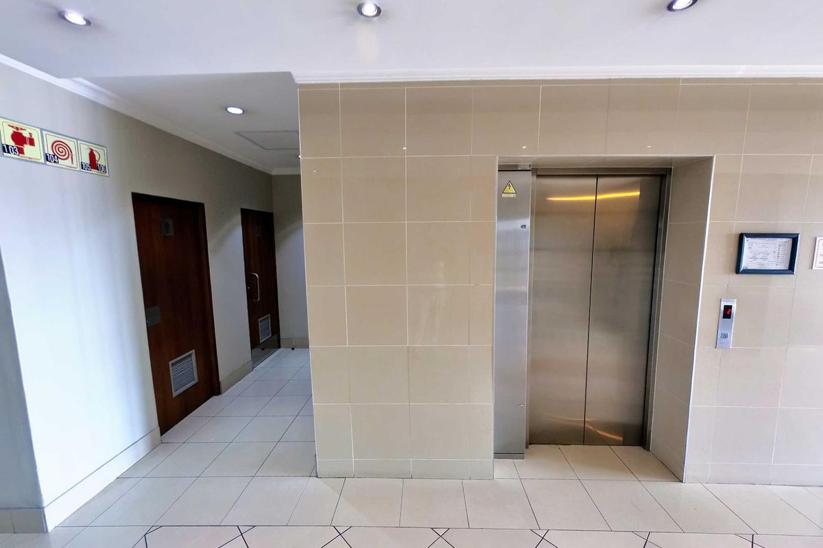 Spacious Corporate Office in The Colosseum | Gateway to Century City - Photo 3