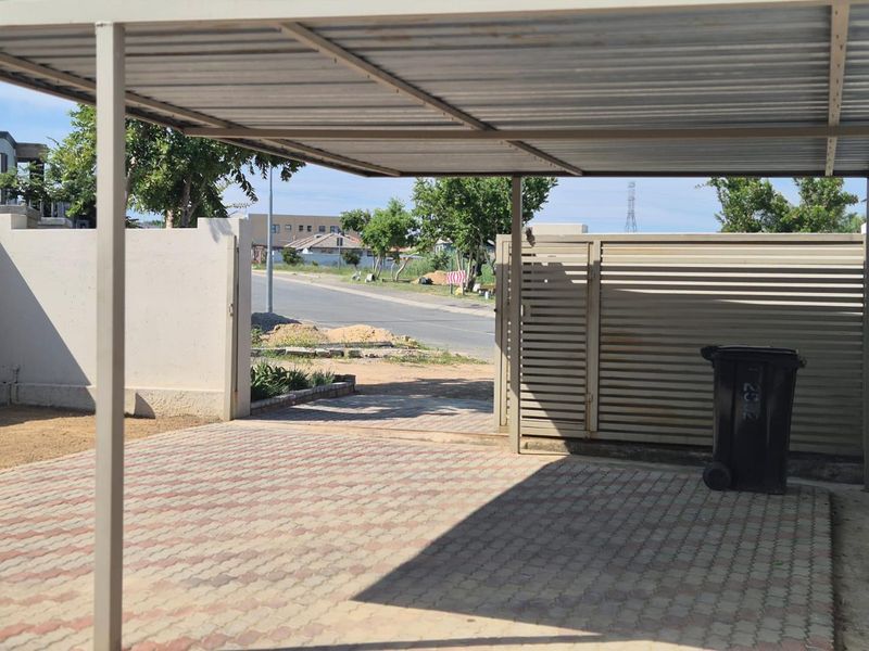Riverside View - R 875 000 Neat Family Home - Photo 3