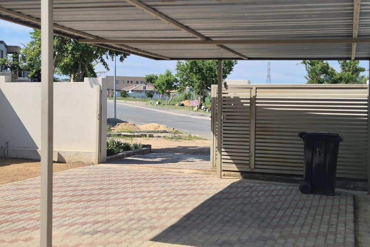 Riverside View - R 875 000 Neat Family Home - Photo 3