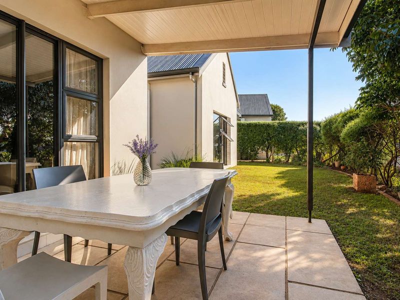 Modern Lock-up-and-go in 24 hr Secure Estate - Photo 7