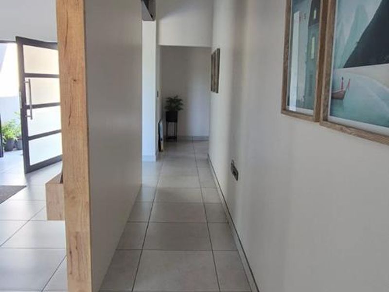 STYLISH FURNISHED HOME TO RENT IN ZANDSPRUIT MANOR - Photo 10