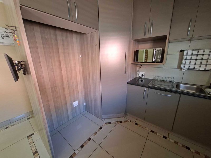 3 Bedroom Home For Sale - Photo 5