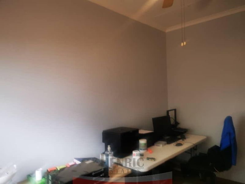 Charming Family Home wiht Excellent Entertainment Features - FOR SALE in Tsumeb - Photo 7