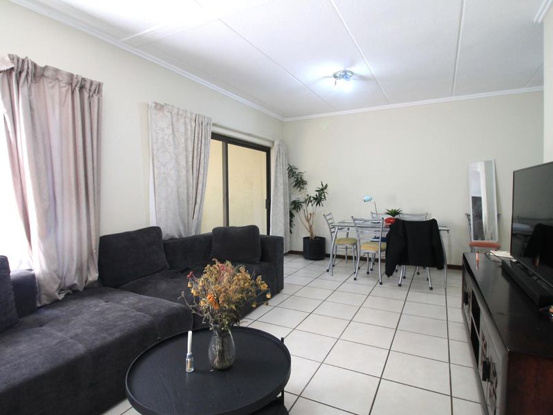 Spacious 2 bedroom townhouse in Broadacres - Photo 2